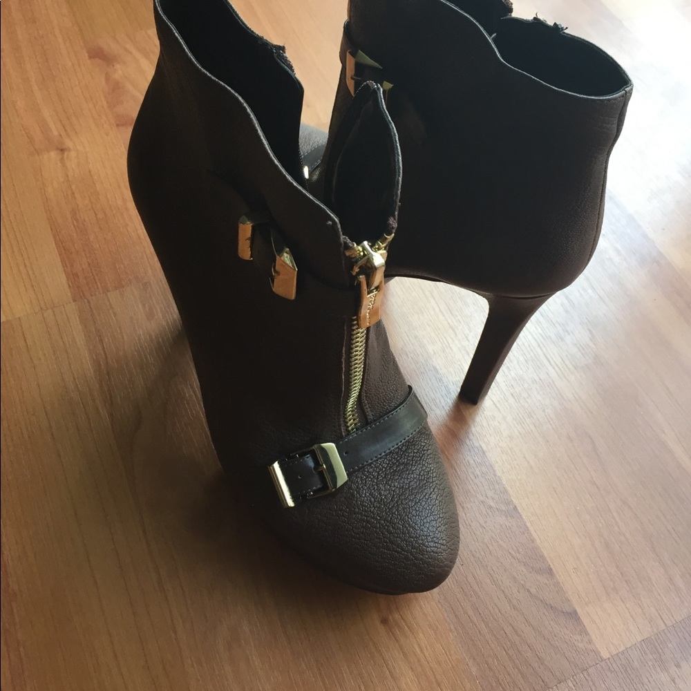 BCBG heel with gold buckles